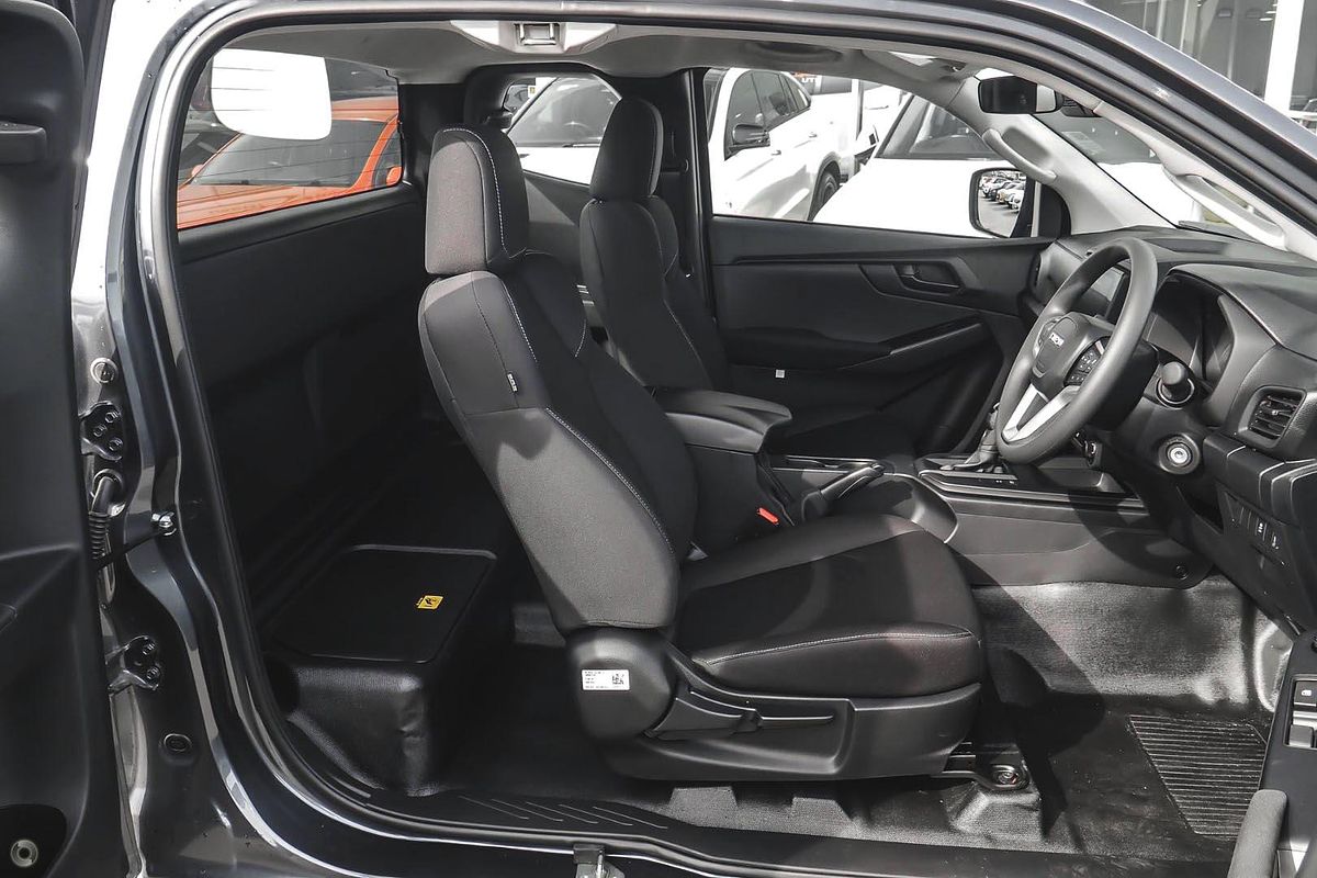 2025 Isuzu D-MAX SX 4X4