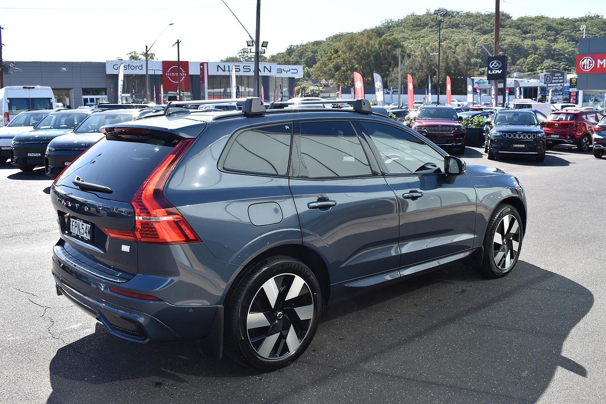 2024 Volvo XC60 Recharge T8 Black Edition Plug-In Hybrid