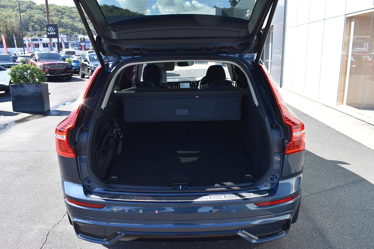 2024 Volvo XC60 Recharge T8 Black Edition Plug-In Hybrid