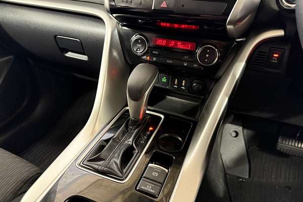 2021 Mitsubishi Eclipse Cross LS YB