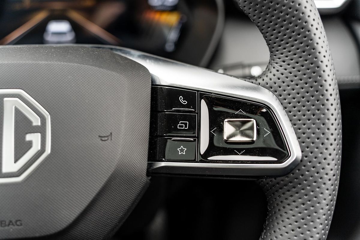 2025 MG ZS Essence ZS32