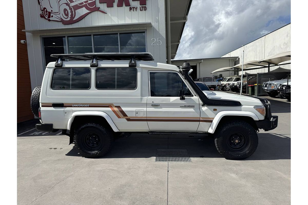 2015 Toyota LANDCRUISER WORKMATE TROOPCARRIE VDJ78R