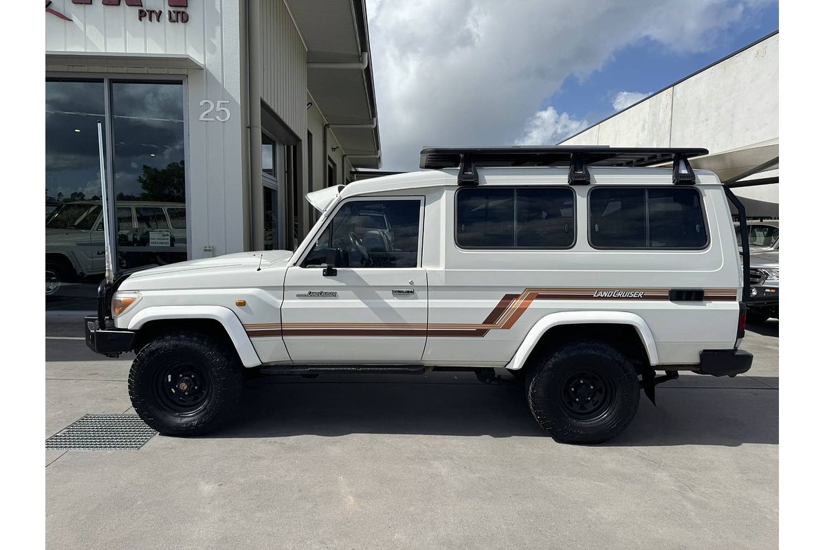 2015 Toyota LANDCRUISER WORKMATE TROOPCARRIE VDJ78R