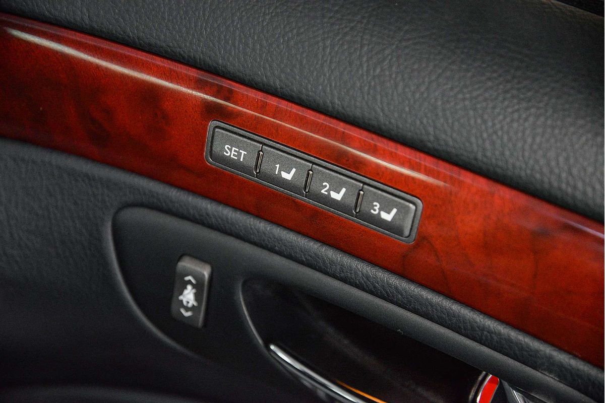 2010 Lexus LS LS460 USF40R