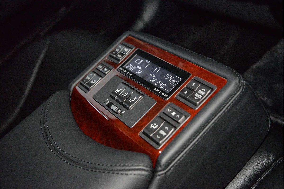 2010 Lexus LS LS460 USF40R