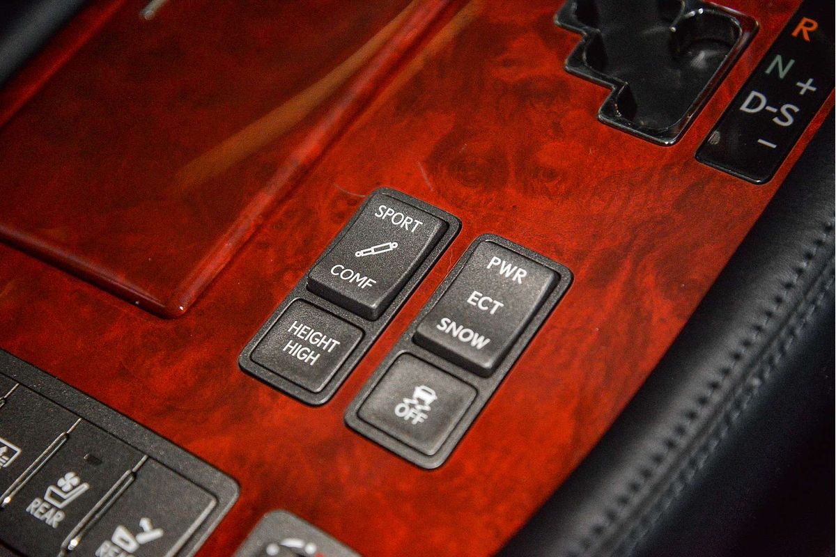 2010 Lexus LS LS460 USF40R