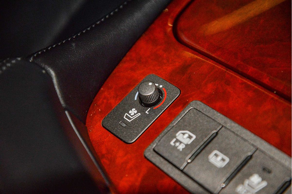 2010 Lexus LS LS460 USF40R