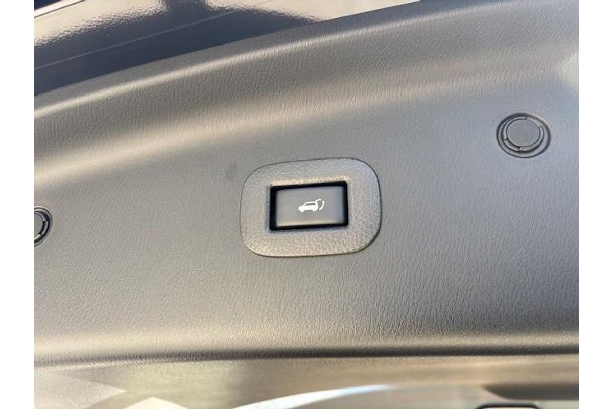 2022 Nissan Patrol Ti-L Y62