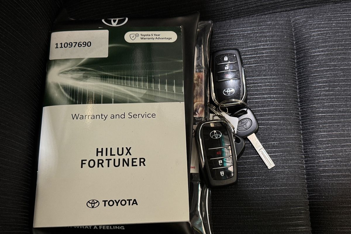 2023 Toyota Hilux SR5 GUN126R