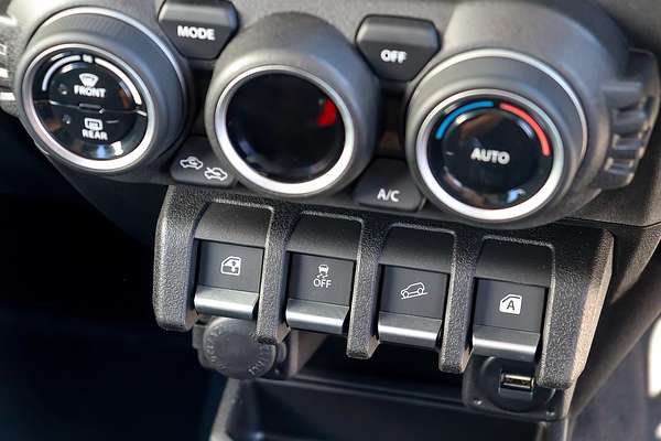 2025 Suzuki Jimny