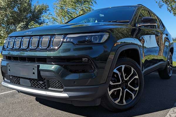 2023 Jeep Compass Limited M6