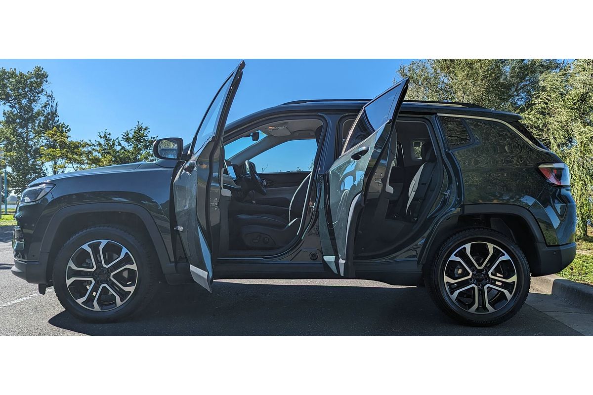 2023 Jeep Compass Limited M6