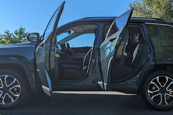 2023 Jeep Compass Limited M6
