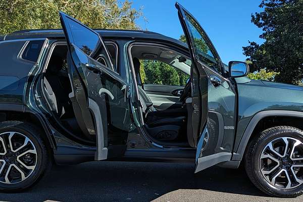 2023 Jeep Compass Limited M6
