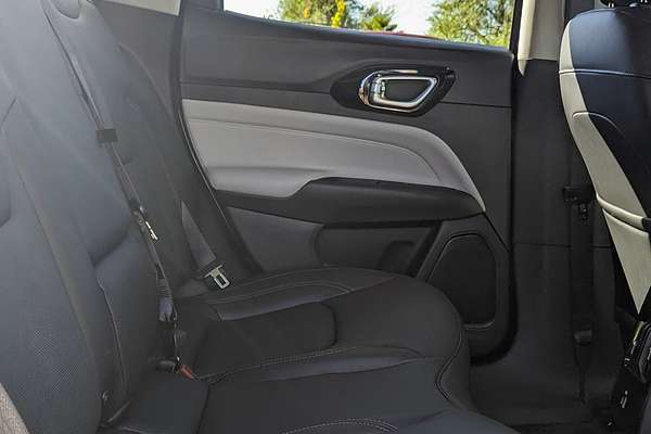 2023 Jeep Compass Limited M6
