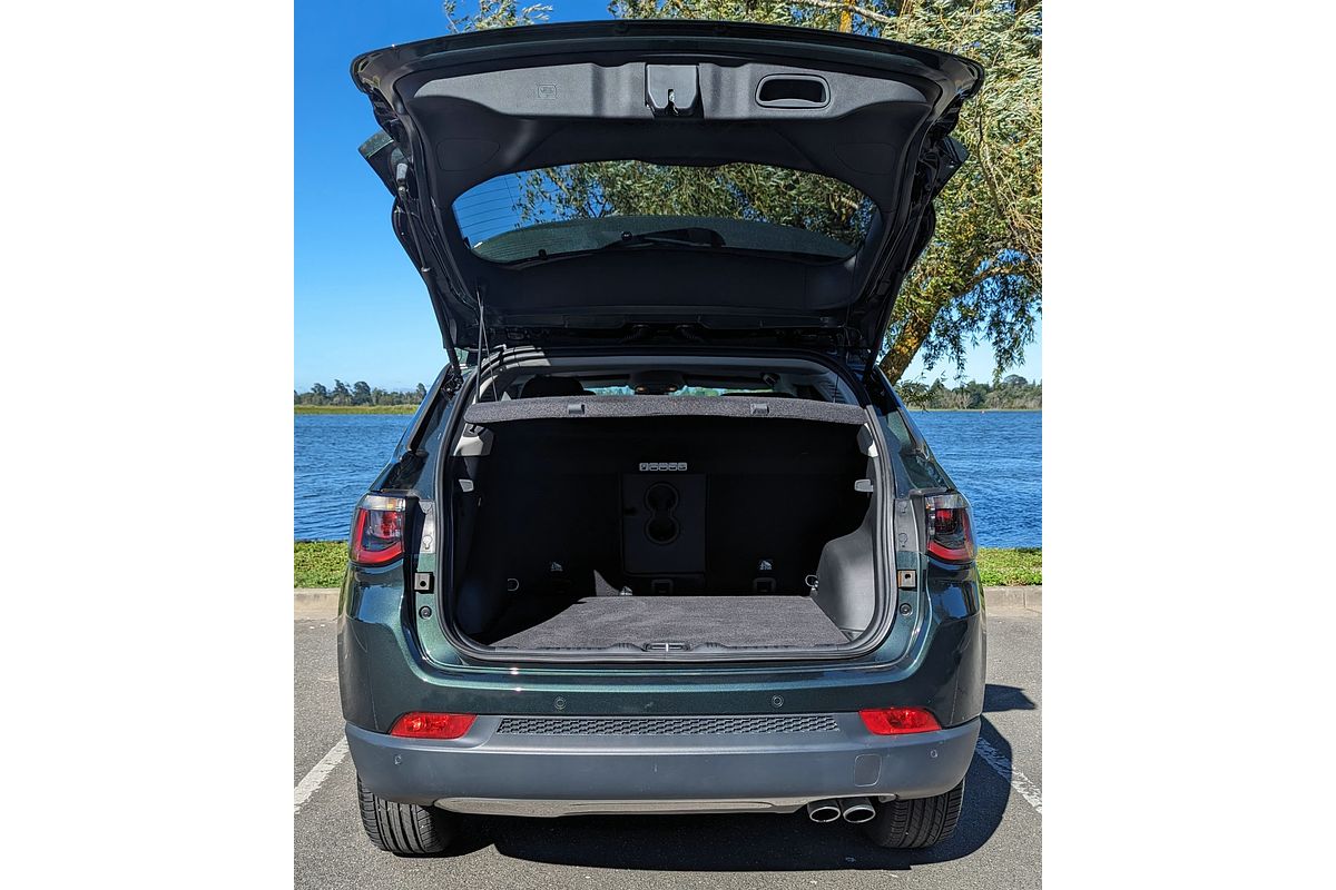 2023 Jeep Compass Limited M6