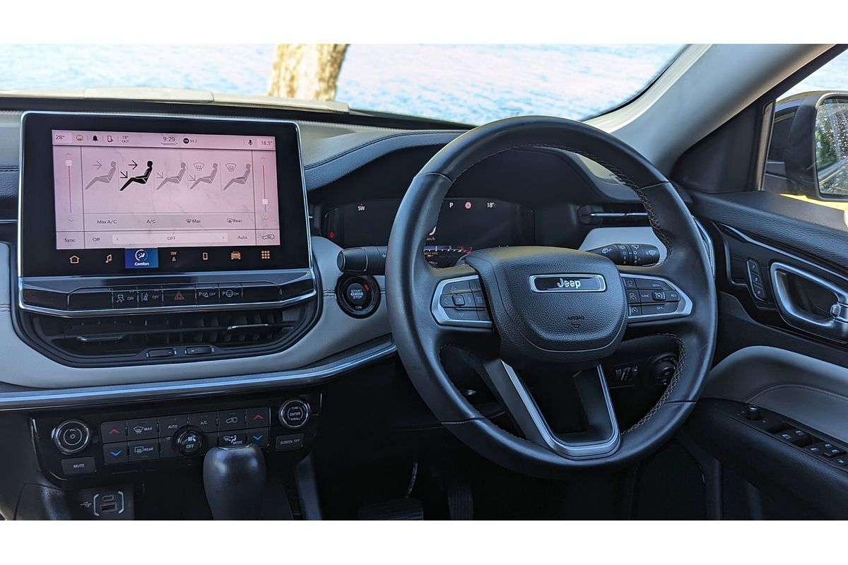 2023 Jeep Compass Limited M6