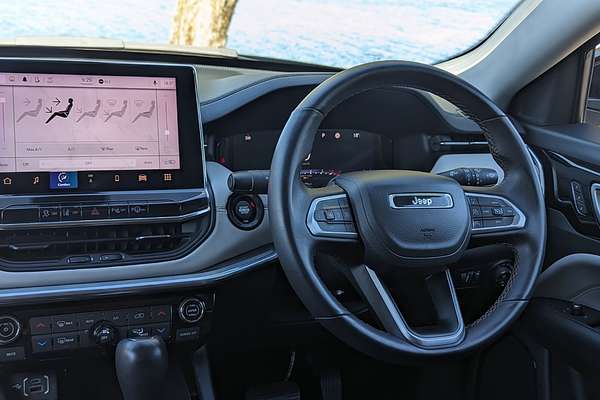 2023 Jeep Compass Limited M6