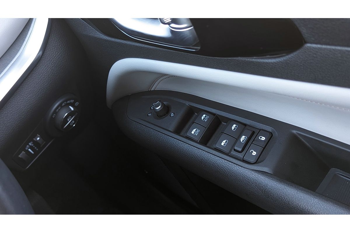 2023 Jeep Compass Limited M6