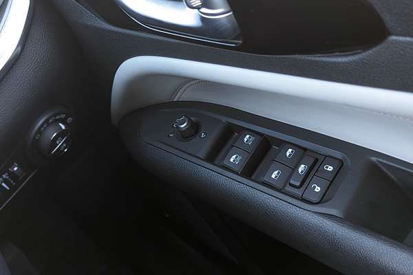 2023 Jeep Compass Limited M6