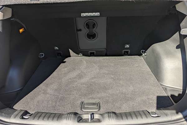 2023 Jeep Compass Limited M6