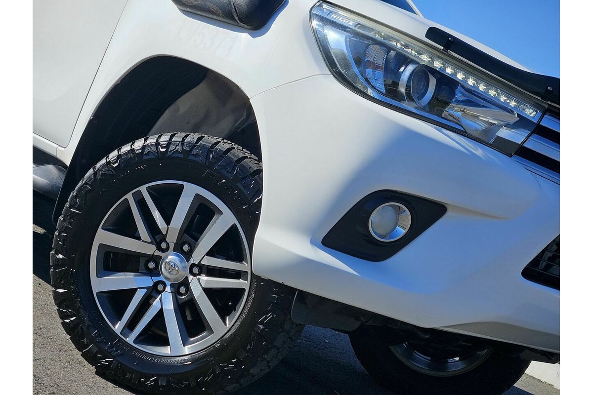 2016 Toyota Hilux SR5 (4x4) GUN126R 4X4