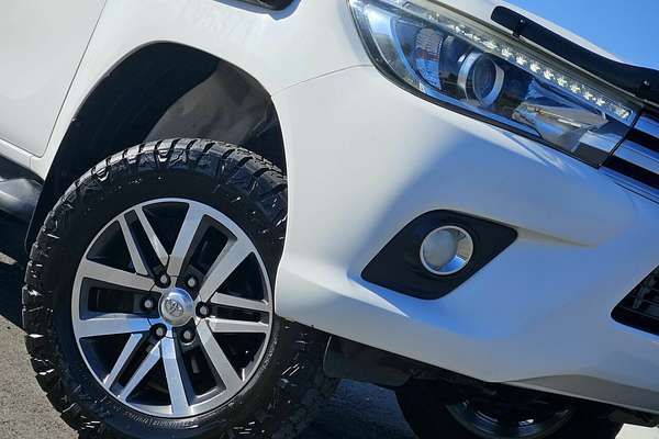 2016 Toyota Hilux SR5 (4x4) GUN126R 4X4