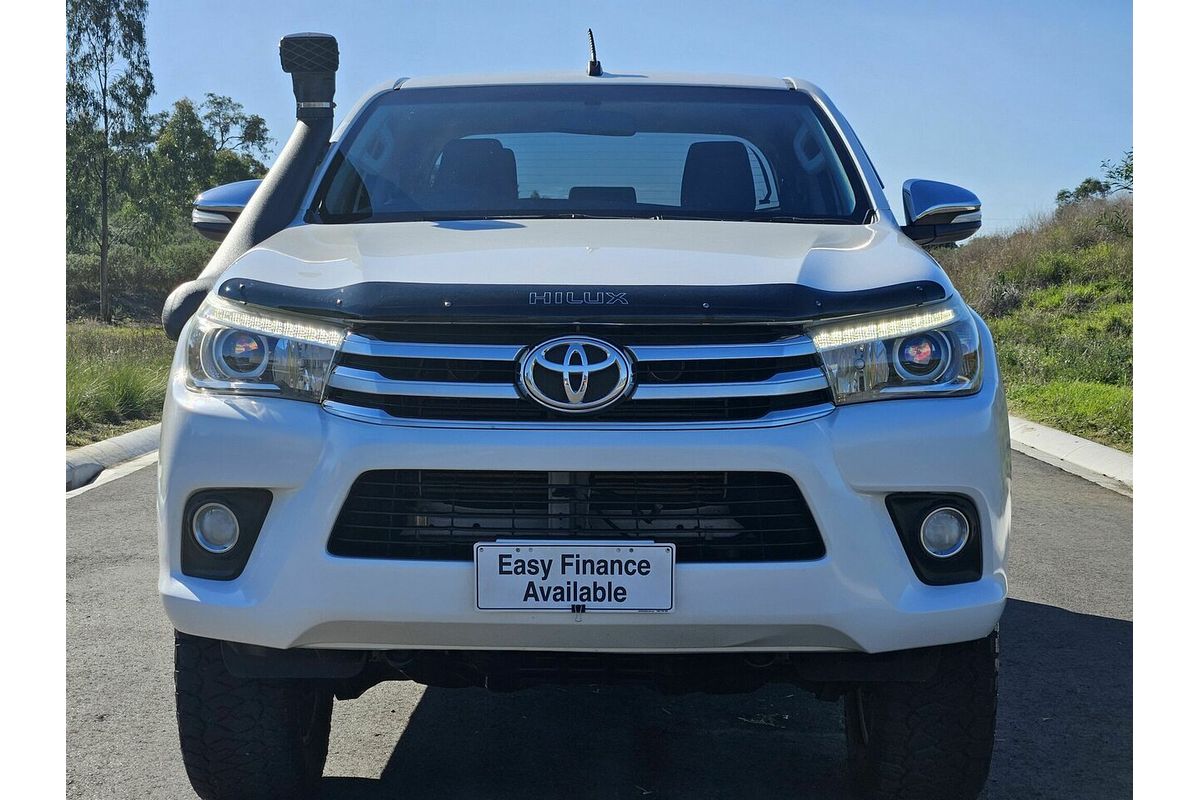 2016 Toyota Hilux SR5 (4x4) GUN126R 4X4