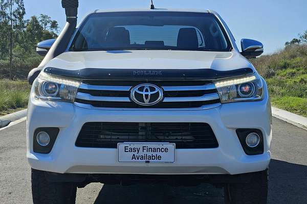 2016 Toyota Hilux SR5 (4x4) GUN126R 4X4