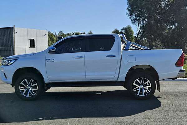 2016 Toyota Hilux SR5 (4x4) GUN126R 4X4