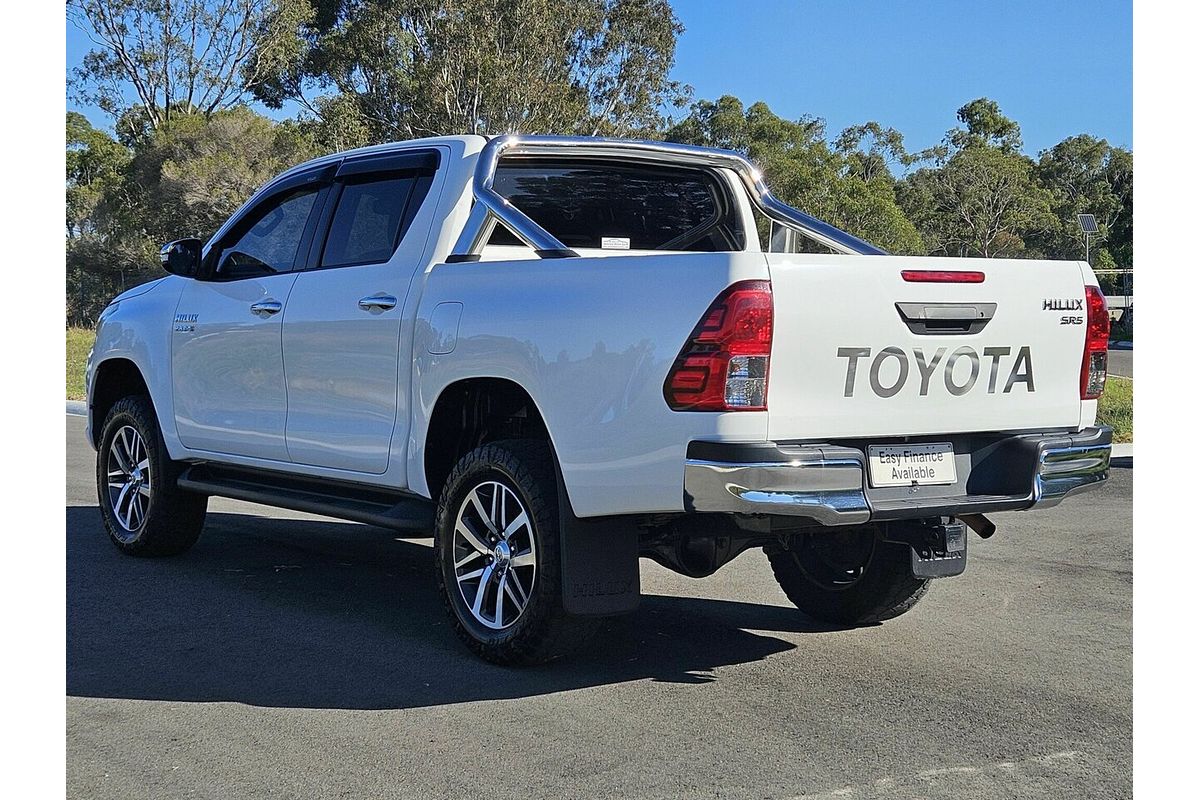 2016 Toyota Hilux SR5 (4x4) GUN126R 4X4