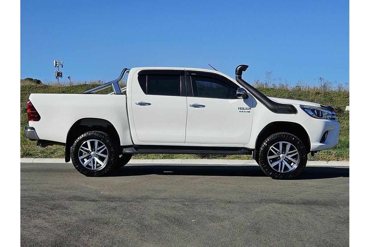 2016 Toyota Hilux SR5 (4x4) GUN126R 4X4