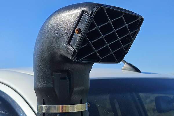 2016 Toyota Hilux SR5 (4x4) GUN126R 4X4