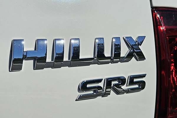 2016 Toyota Hilux SR5 (4x4) GUN126R 4X4
