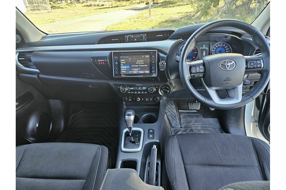 2016 Toyota Hilux SR5 (4x4) GUN126R 4X4