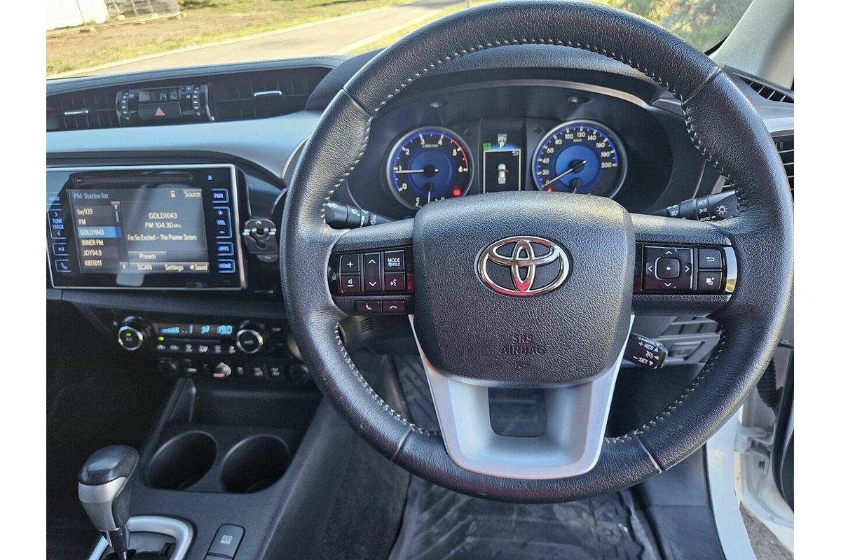 2016 Toyota Hilux SR5 (4x4) GUN126R 4X4