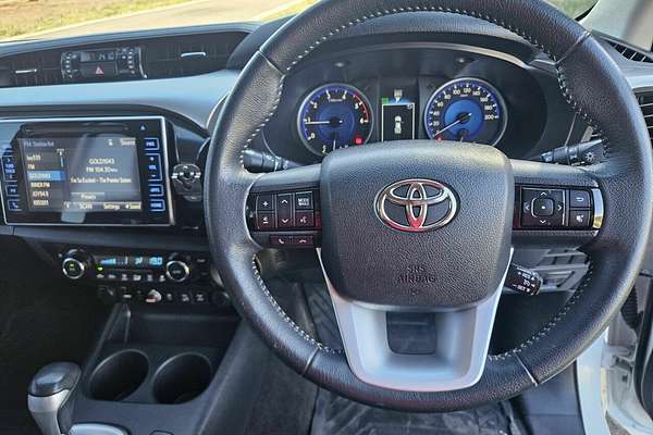 2016 Toyota Hilux SR5 (4x4) GUN126R 4X4