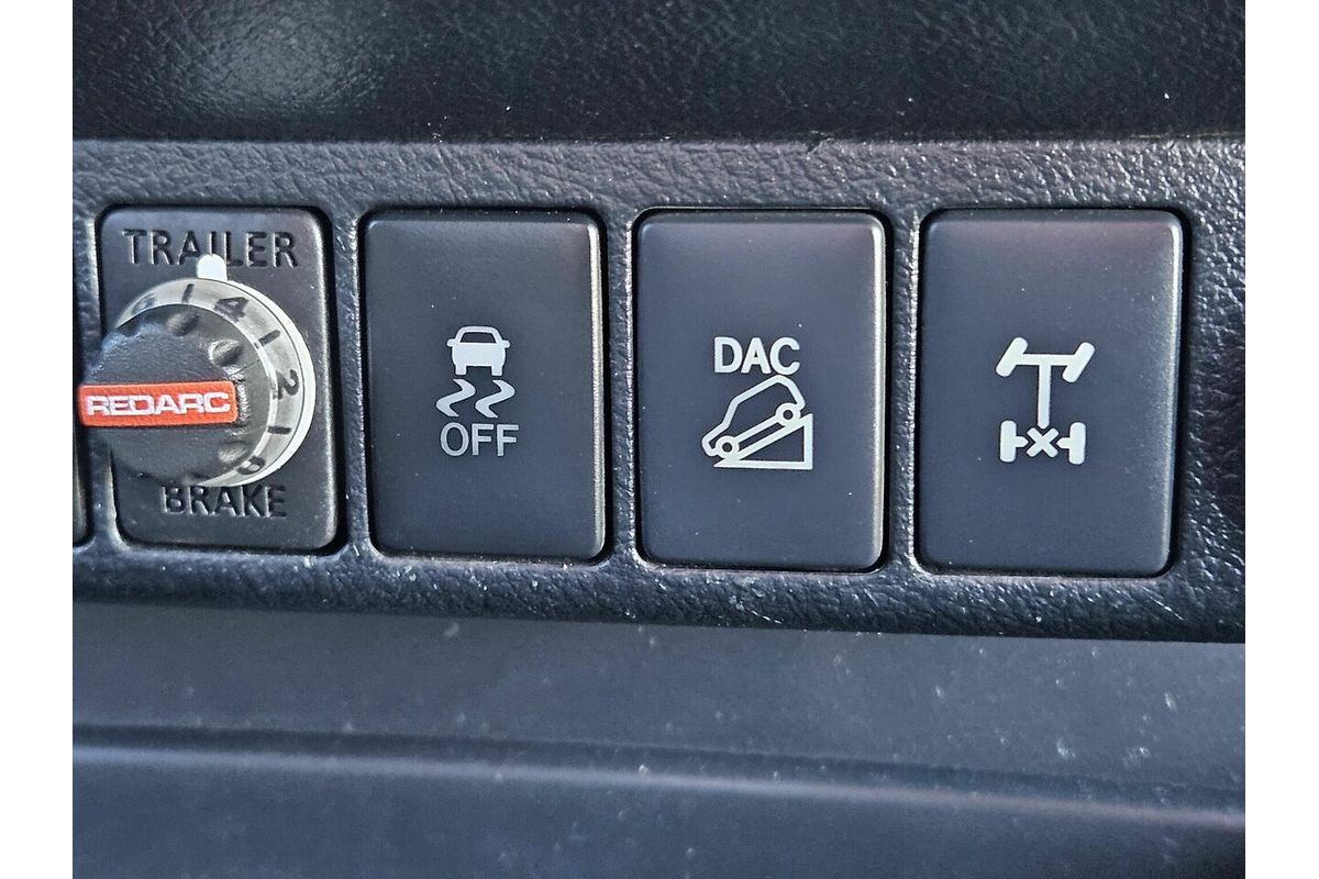 2016 Toyota Hilux SR5 (4x4) GUN126R 4X4