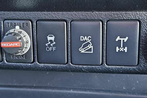 2016 Toyota Hilux SR5 (4x4) GUN126R 4X4