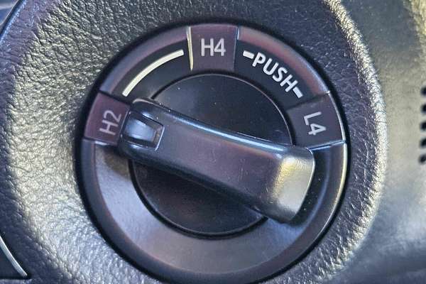 2016 Toyota Hilux SR5 (4x4) GUN126R 4X4