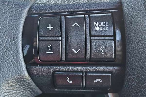 2016 Toyota Hilux SR5 (4x4) GUN126R 4X4