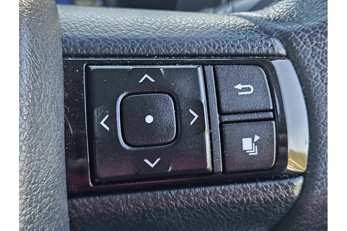 2016 Toyota Hilux SR5 (4x4) GUN126R 4X4