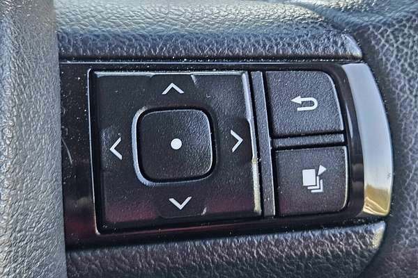 2016 Toyota Hilux SR5 (4x4) GUN126R 4X4