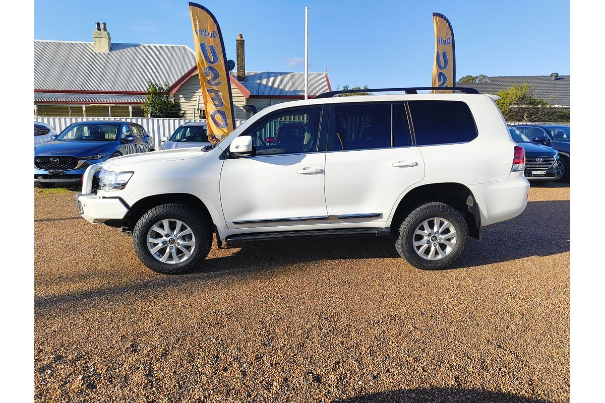 2016 Toyota Landcruiser Sahara VDJ200R