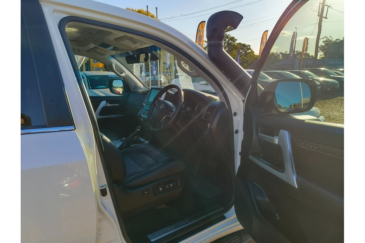 2016 Toyota Landcruiser Sahara VDJ200R