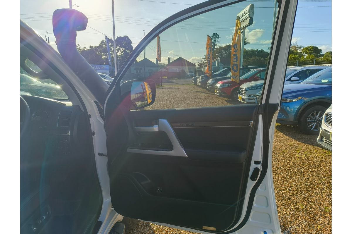 2016 Toyota Landcruiser Sahara VDJ200R