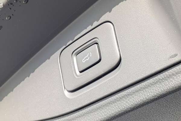2025 Isuzu MU-X LS-U
