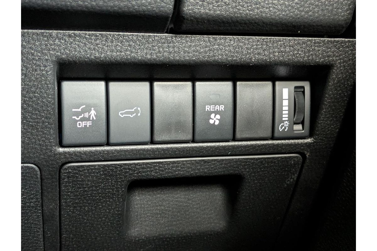 2025 Isuzu MU-X LS-T