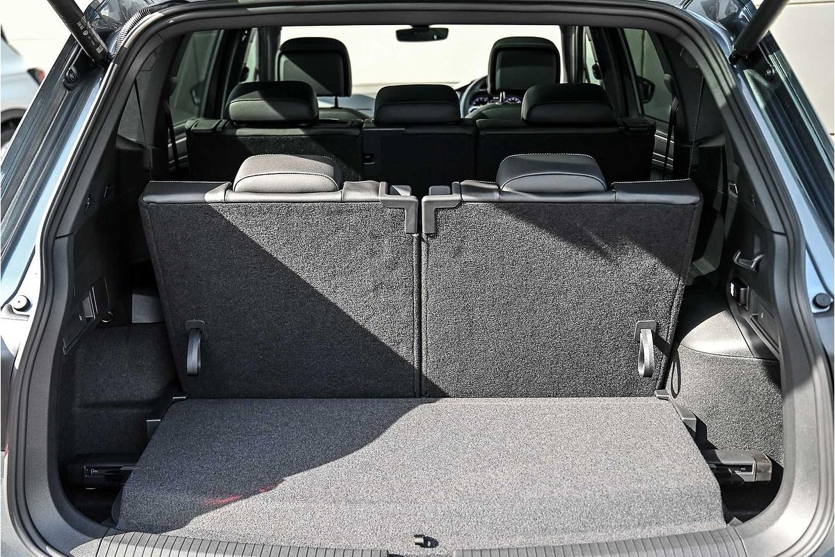 2024 Volkswagen Tiguan Wolfsburg Edition Allspace 5N