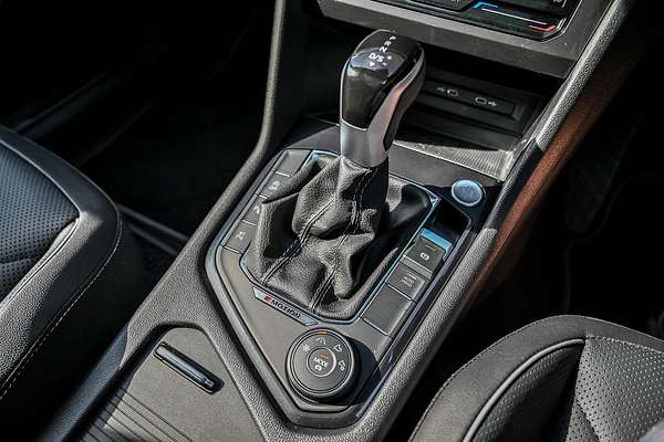 2024 Volkswagen Tiguan Wolfsburg Edition Allspace 5N